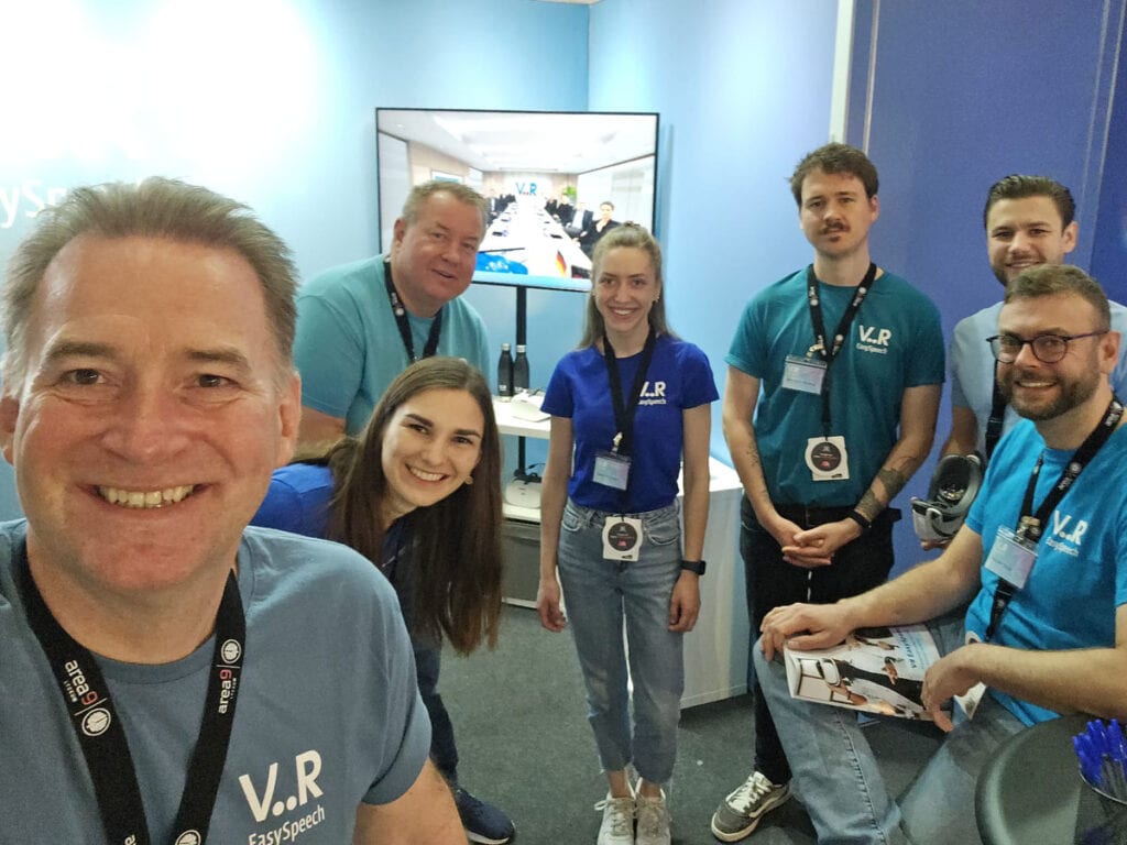 Das Team von VR EasySpeech am Messestand